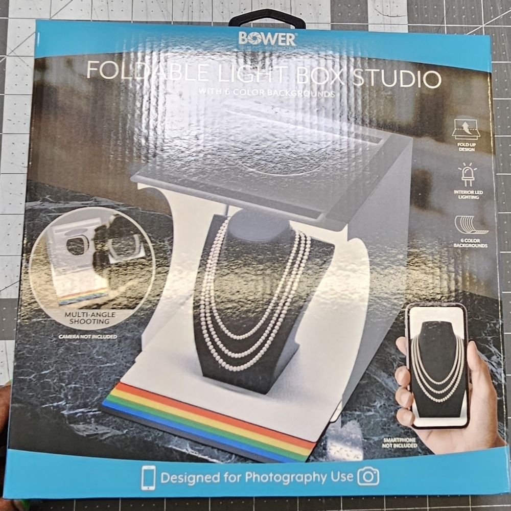 NWT Bower Folder Loght Box Studio